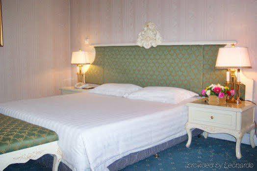 Wu Liang Ye Grand Hotel Chengdu Bagian luar foto