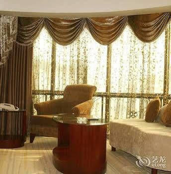 Wu Liang Ye Grand Hotel Chengdu Bagian luar foto
